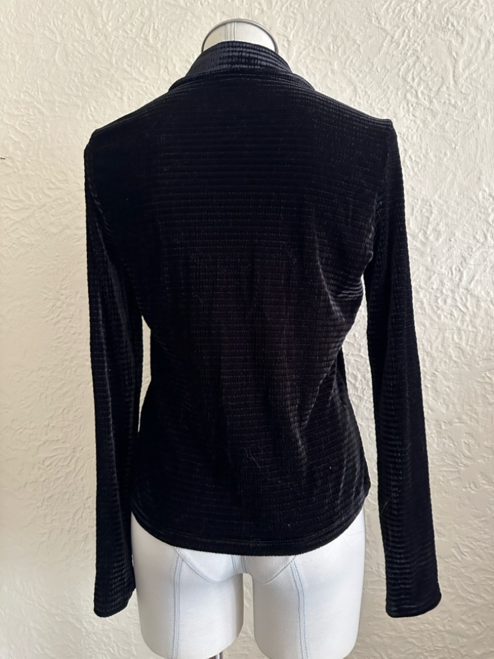 Sanctuary Black Velvet Ribbed Button Front Collared Blouse NWT Medium - Picture 4 of 8